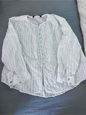 Lightweight White Button-Front Textured Blouse
